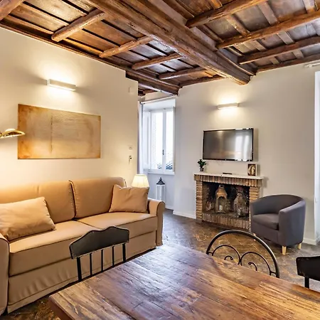 Palazzo Storico Dormo Da Lisa - Colosseo Willa *