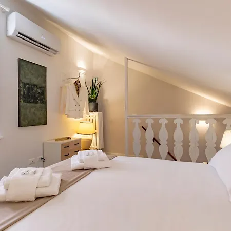 Palazzo Storico Dormo Da Lisa - Colosseo Willa *