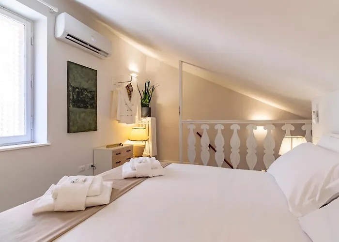 Palazzo Storico Dormo Da Lisa - Colosseo Villa *